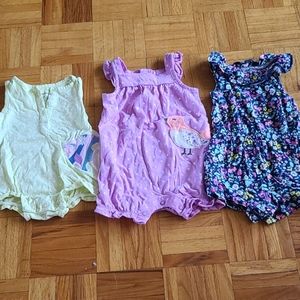 3 rompers carter's 6 months